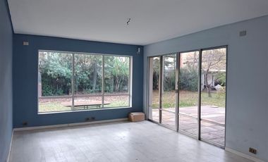 Casa en venta de 7 dorm. Calle Fresia La Florida