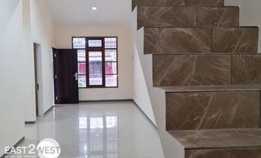 Disewakan Rumah Regency Melati Mas Tangerang Selatan Bebas Banjir Dekat Pintu Tol Kunciran