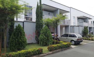 Moderna Casa en  condominio campestre en Jamundí