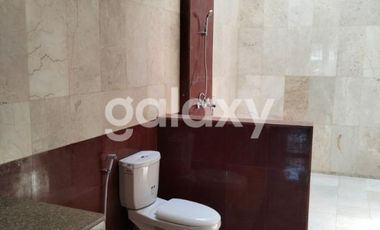 RUMAH SEMI VILLA DI MOH YAMIN RENON DENPASAR, BALI