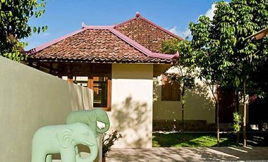 RUMAH GALERY ETNIK DEKAT KERATON JOGJA