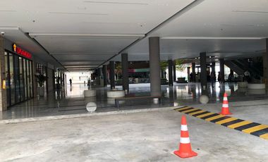 local en arriendo en el golf. Cod A88379