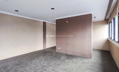 Ruko Bangunan 4 Lantai di Jl Raya Pasar Minggu Cocok Untuk Bisnis