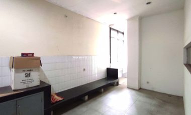 Ruko Bangunan 4 Lantai di Jl Raya Pasar Minggu Cocok Untuk Bisnis