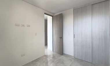 apartamento en arriendo en prados del este. Cod A31423