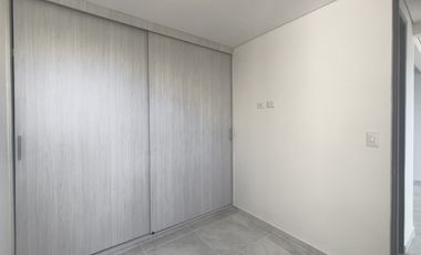 apartamento en arriendo en prados del este. Cod A31423