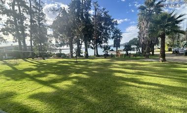 Piscina Quincho Orilla Lago Privado y en Condominio