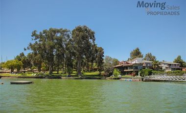 Piscina Quincho Orilla Lago Privado y en Condominio