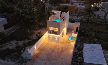 Casa en venta a tan solo 170 metros de la playa en Chelem, Yucatán.