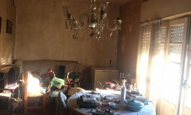 Casa en Quilmes residencial ideal para reciclar o emprendimiento