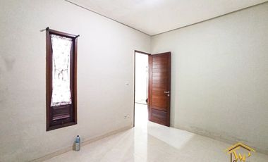 DIJUAL RUMAH SIAP HUNI, DEKAT KAMPUS UDAYANA DI JIMBARAN, BALI