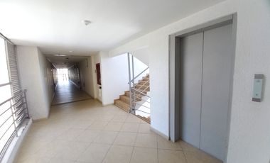 apartamento en arriendo en conjunto santo domingo piso 10. Cod A13850