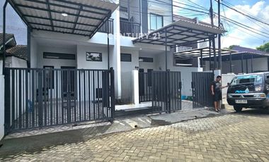 Rumah 2 Lantai Full Renov Di Harapan Indah 1