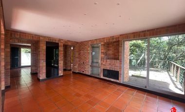 casa en arriendo/venta en llanogrande. Cod A6183