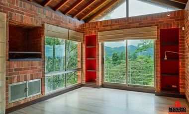 casa en arriendo/venta en llanogrande. Cod A6183
