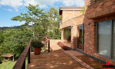 casa en arriendo/venta en llanogrande. Cod A6183