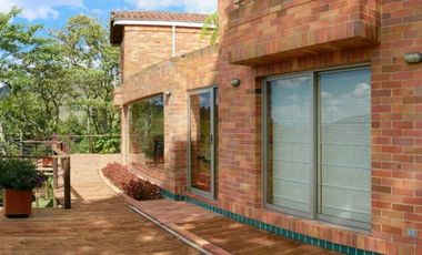 casa en arriendo/venta en llanogrande. Cod A6183
