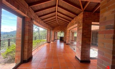 casa en arriendo/venta en llanogrande. Cod A6183