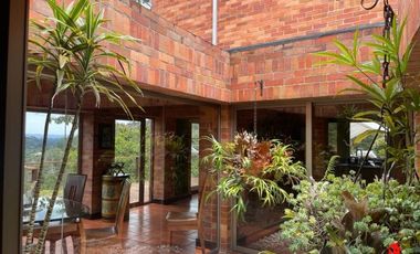 casa en arriendo/venta en llanogrande. Cod A6183
