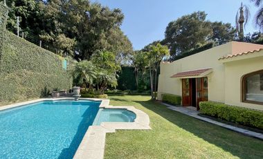 Casa en Fraccionamiento en Tabachines Cuernavaca - LPI-5-Fr