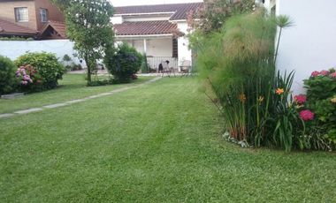 Burzaco: Hermoso Chalet Con 3 Dorm . Quincho Y Garage