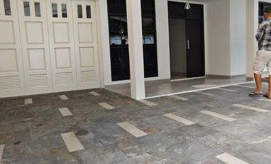 Di Sewa Rumah Bagus lokasi di Jl Terogong, cilandak, Jakarta Selatan