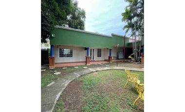 Se Alquila Casa Comercial en San Francisco $14.000 AB