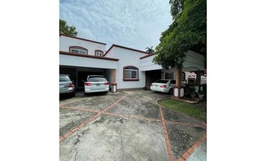Se Alquila Casa Comercial en San Francisco $14.000 AB