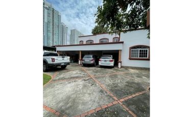 Se Alquila Casa Comercial en San Francisco $14.000 AB