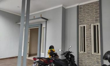 Rumah Siap Huni di Bulak Rukem 2 Lantai