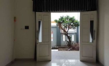 Rumah Siap Huni di Bulak Rukem 2 Lantai