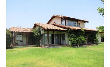 CHICUREO PONIENTE - LINDA CASA CHILENA 2 PISOS