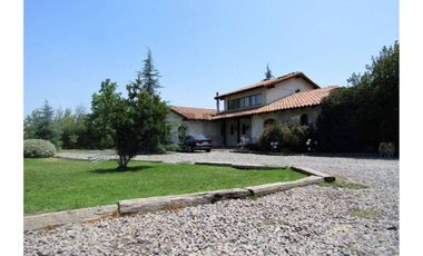 CHICUREO PONIENTE - LINDA CASA CHILENA 2 PISOS