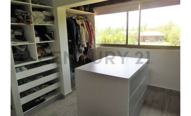 CHICUREO PONIENTE - LINDA CASA CHILENA 2 PISOS
