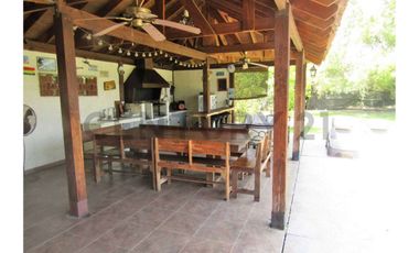 CHICUREO PONIENTE - LINDA CASA CHILENA 2 PISOS