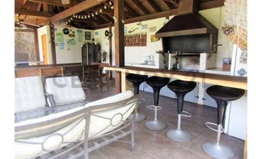 CHICUREO PONIENTE - LINDA CASA CHILENA 2 PISOS