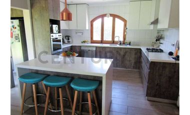CHICUREO PONIENTE - LINDA CASA CHILENA 2 PISOS