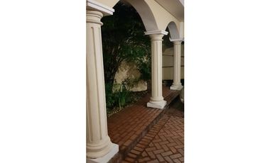 SEA Confiable Vende Lujosa Casa en Hato Pintado