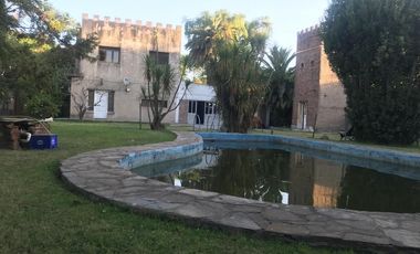 Excelente casa quinta en venta ubicada en Pres. Sarmiento 537 - Longchamps