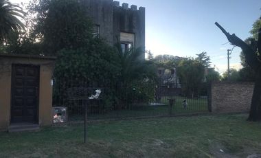 Excelente casa quinta en venta ubicada en Pres. Sarmiento 537 - Longchamps