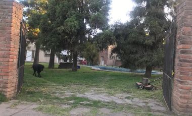 Excelente casa quinta en venta ubicada en Pres. Sarmiento 537 - Longchamps