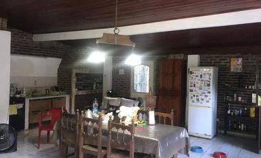 Excelente casa quinta en venta ubicada en Pres. Sarmiento 537 - Longchamps