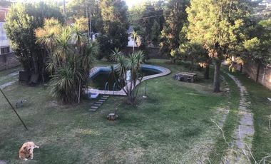 Excelente casa quinta en venta ubicada en Pres. Sarmiento 537 - Longchamps