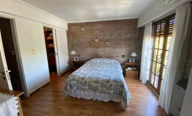 Martinez Chalet Excelente Constr/y Estilo (Prox. Zona Comercial, Bancos, Unicenter)