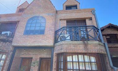 Martinez Chalet Excelente Constr/y Estilo (Prox. Zona Comercial, Bancos, Unicenter)