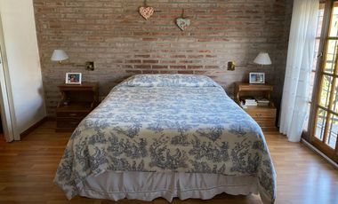 Martinez Chalet Excelente Constr/y Estilo (Prox. Zona Comercial, Bancos, Unicenter)