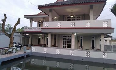 Dijual Rumah/Villa Jalan Raya Cimalaka Sumedang Jawa Barat