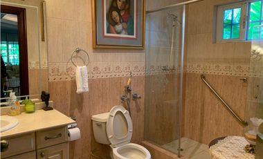 VENDO HERMOSA CASA COSTA DEL ESTE