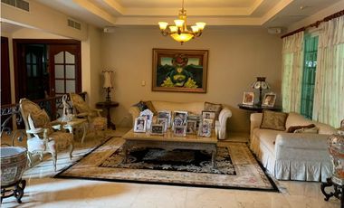 VENDO HERMOSA CASA COSTA DEL ESTE