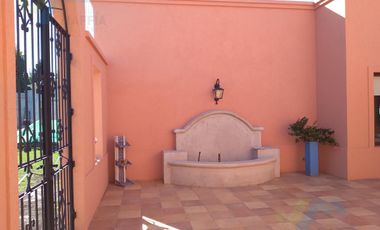 Venta de Casa  en el Barrio La Escondida , lote de 4.800m2!